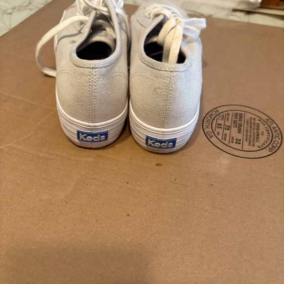 Keds tennis shoes - Picture 3 of 3